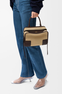Loewe Маленькая сумка Amazona 180 из мягкой телячьей кожи, шоколадный