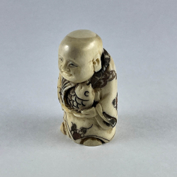 Статуэтка нэцкэ Мальчик Карако с священных карпом