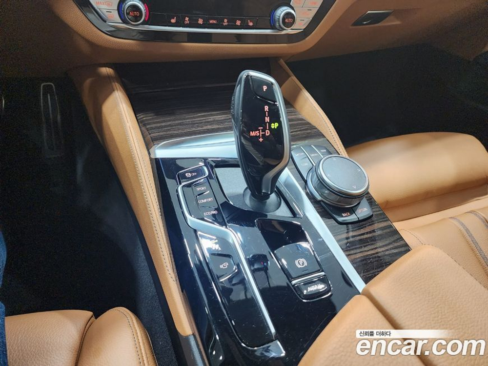 BMW 5 Series (G30) 520i M Sports (11.2021)