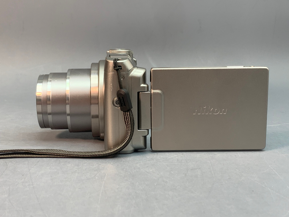 Nikon Coolpix S9900