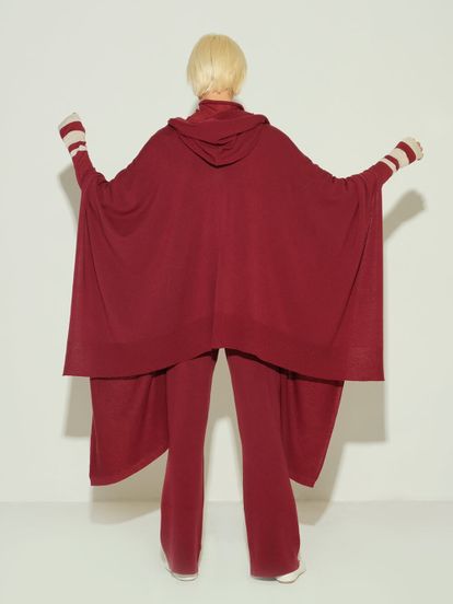 Женский шарф бордового цвета из 100% шерсти - фото 3