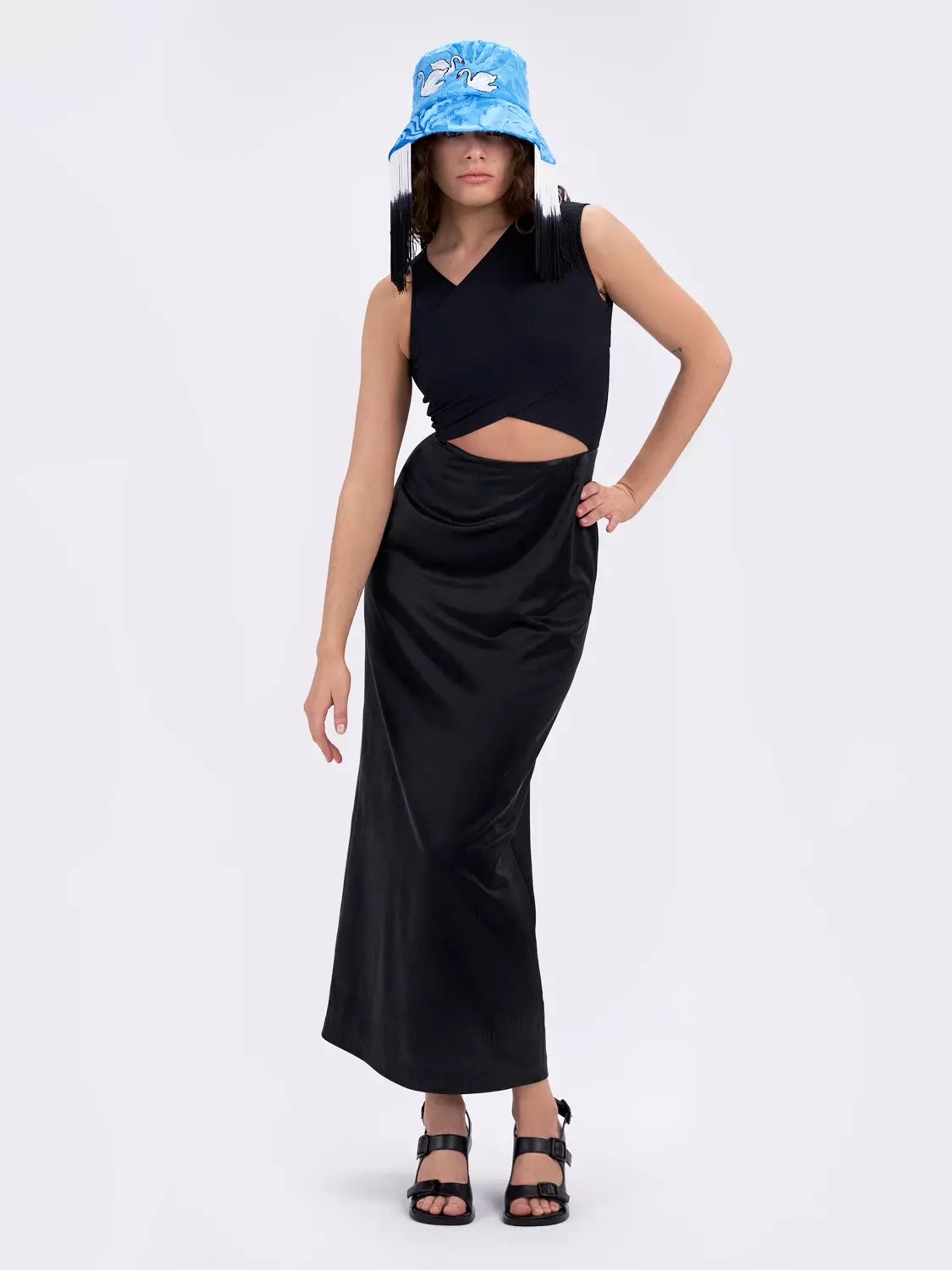 Панама голубая с вышивкой "Лебеди" и бахромой OLA OLA