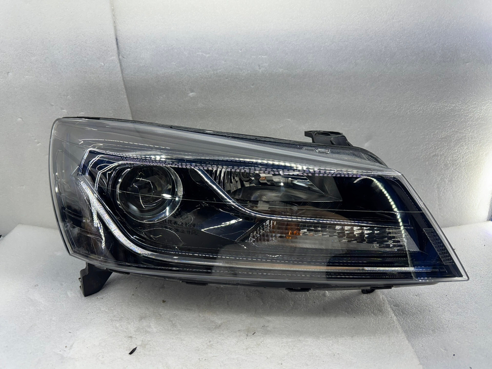 Фара правая LED оригинал Geely Emgrand EV450
