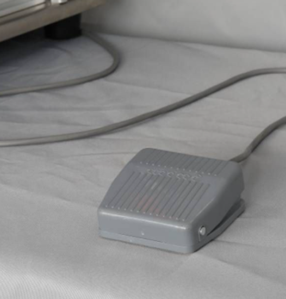 Запайщик лотков Hualian Machinery HL-95A с газонаполнением (под стакан d 95 мм)