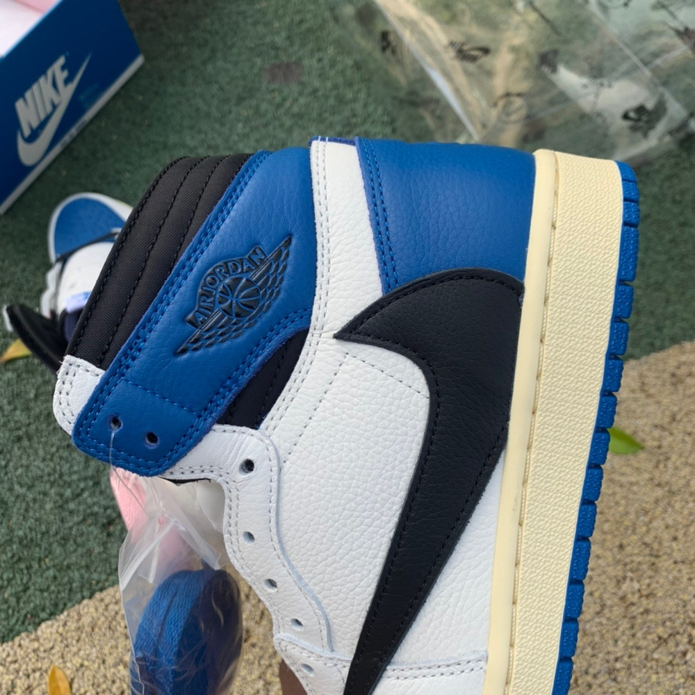 Air Jordan 1 High Travis Scott x fragment