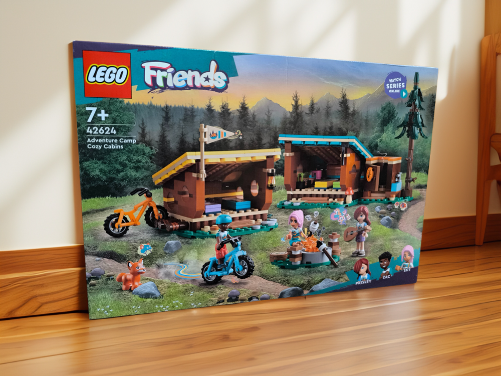LEGO Friends 42624 «Уютные домики в летнем лагере» — отдых, друзья и приключения