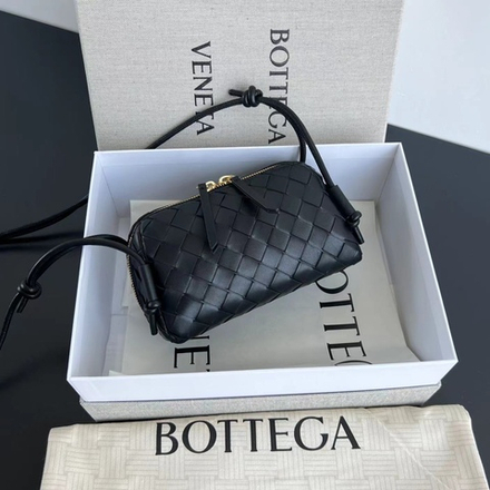 Bottega Veneta Concert Pouch 18 cm