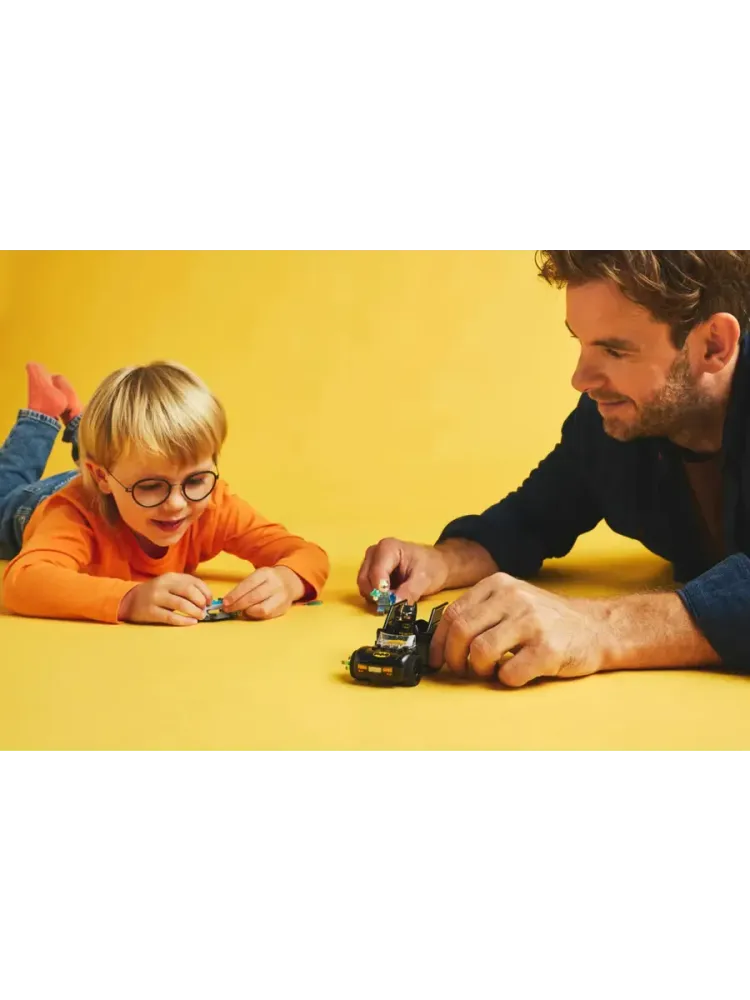 Конструктор Batman 76301 Бэтмобиль против мистера Фриза