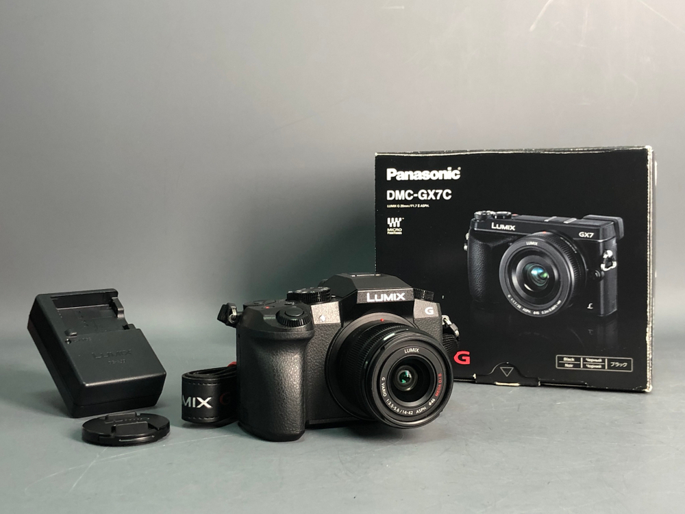 Panasonic Lumix DMC-G7 Kit 14-42mm