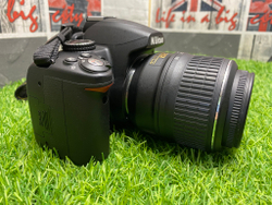 Nikon D3000 kit 18-55mm 3.5-5.6G VR 9.000 кадров