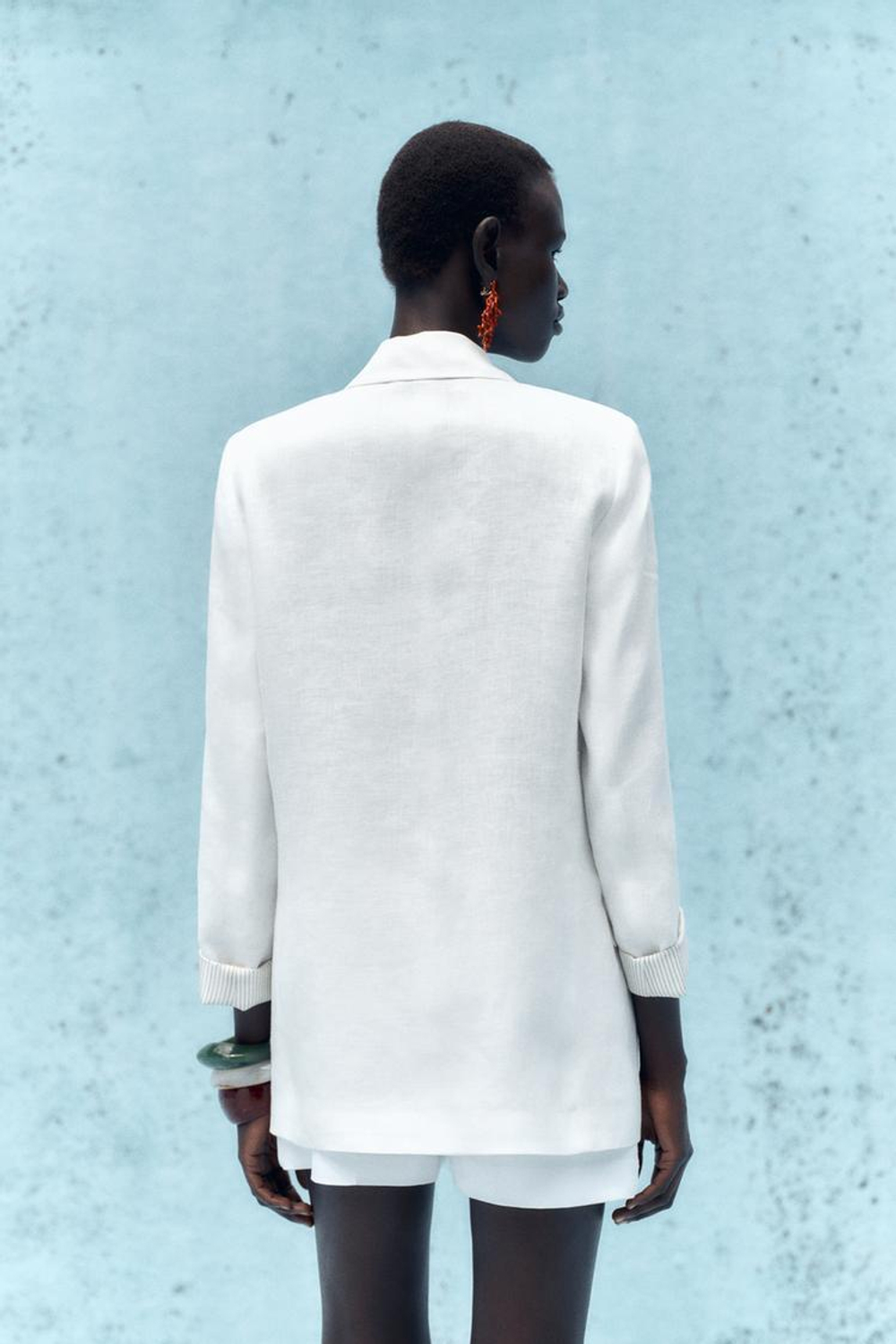 ZARA БЛЕЙЗЕР ИЗ 100% ЛЬНА С МАНЖЕТАМИ, БЕЛЫЙ