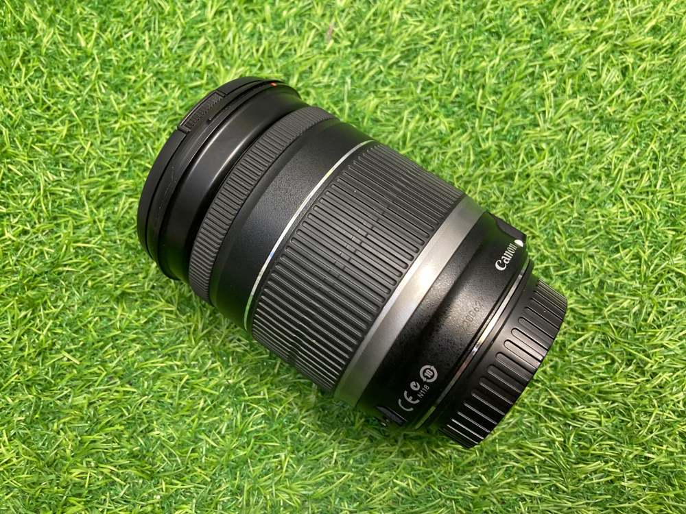 Canon EF-S 18-200mm 3.5-5.6 IS