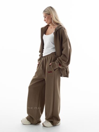 Спортивный костюм цвета хаки с лого