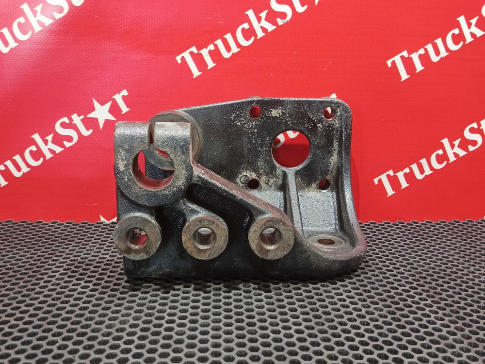 Кронштейн рессоры передней правый 2023г.