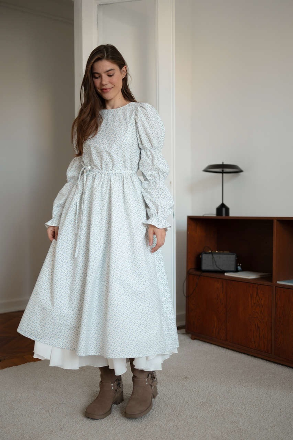 Платье Муза из фланели, Белый с нежными веточками