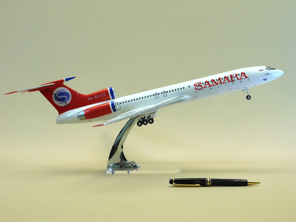 Модель самолета Ту-154М (М1:100, Самара) с шасси