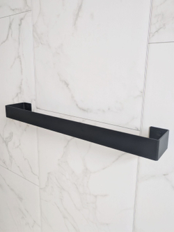 Держатель для полотенец Линия настенный, черный, 50см