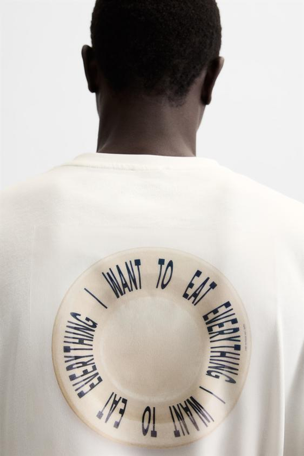 ZARA ФУТБОЛКА SQIRL С ПРИНТОМ, ЖЕЛТОВАТО-БЕЛЫЙ