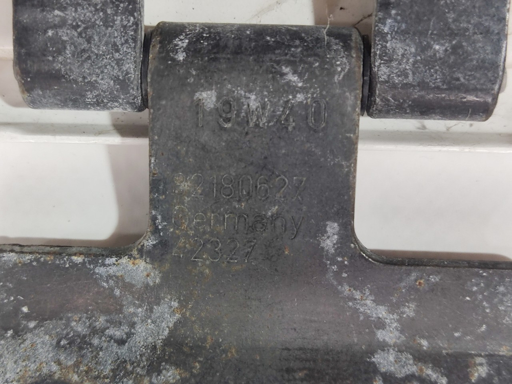 Крышка инструментального ящика левого 2020г.