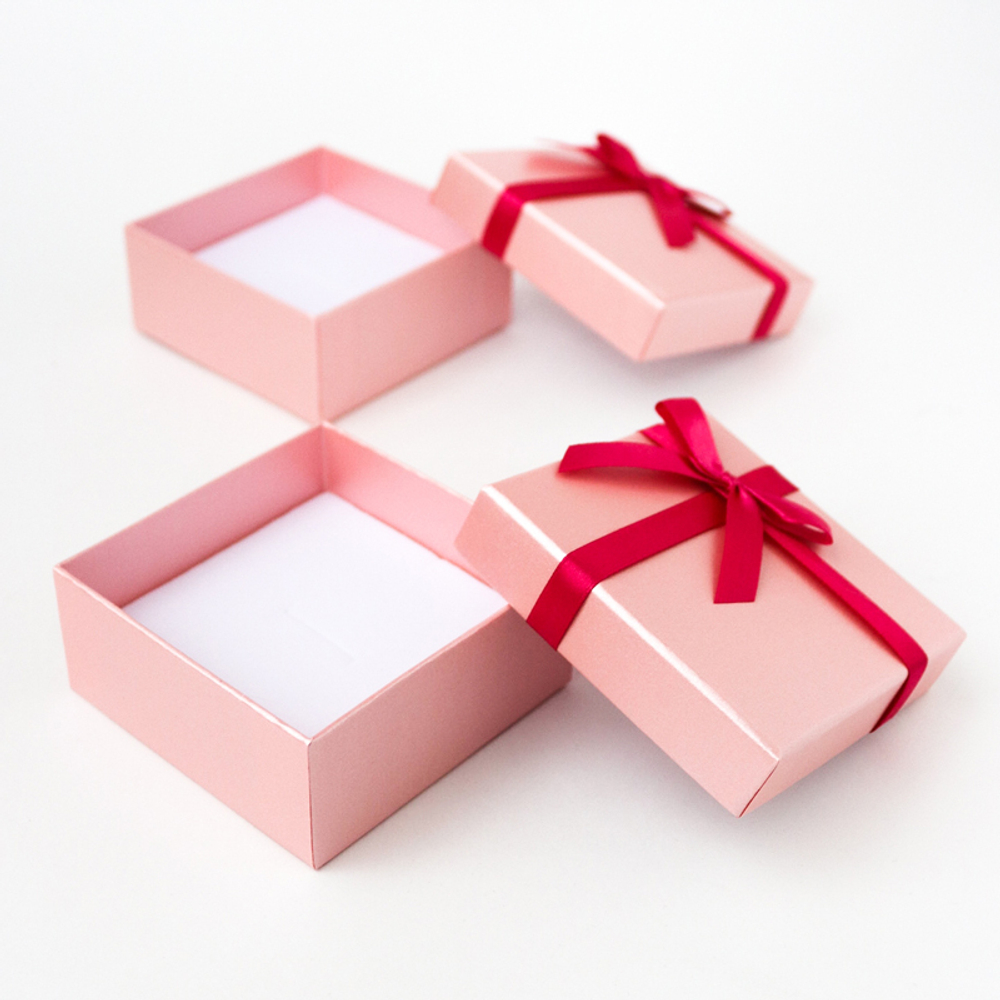 Подарочная коробочка с бантиком серии «Конфетти» для кольца