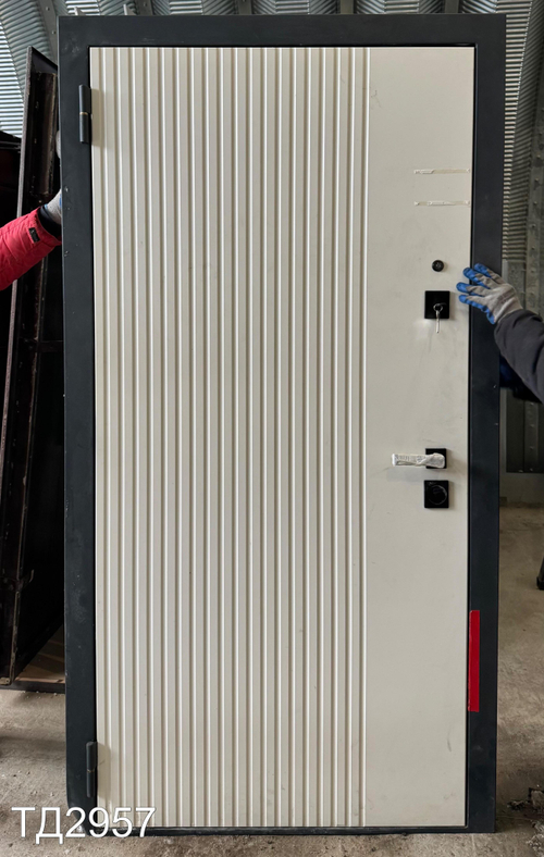 Дверь Металлическая Б/У 2070(в) x 1020(ш)