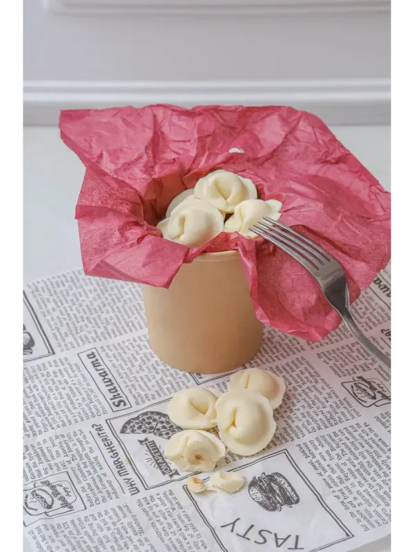 Шоколадные пельмени с фундуком внутри