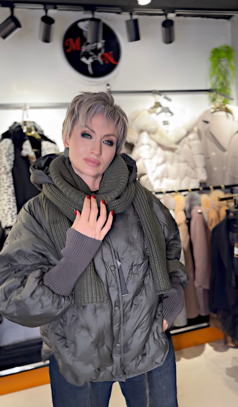 Куртка Camille в комплекте с вязаным снудом — тепло, стиль и 3D-фактура