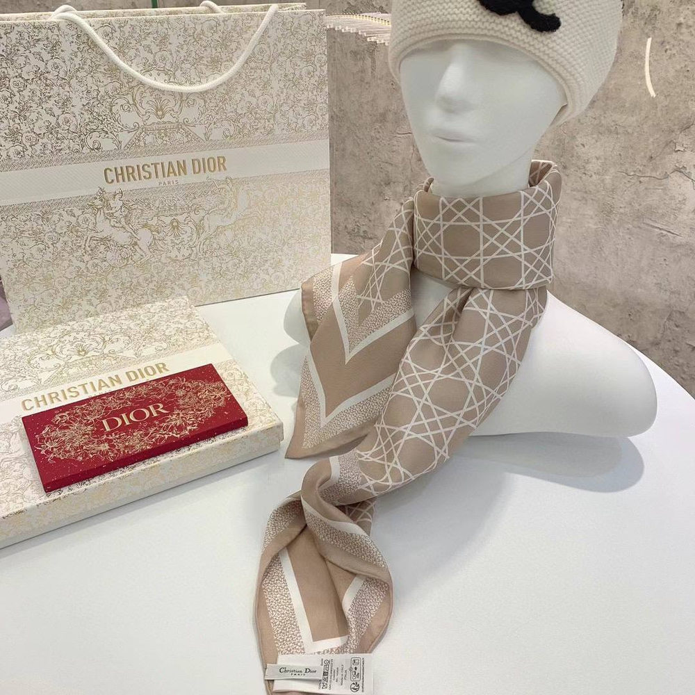 Платок Christian Dior