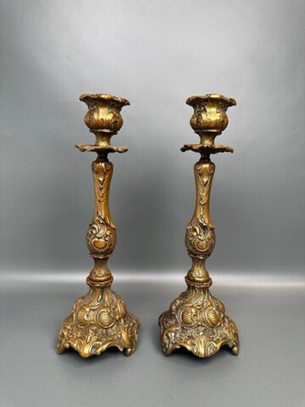 Пара подсвечников