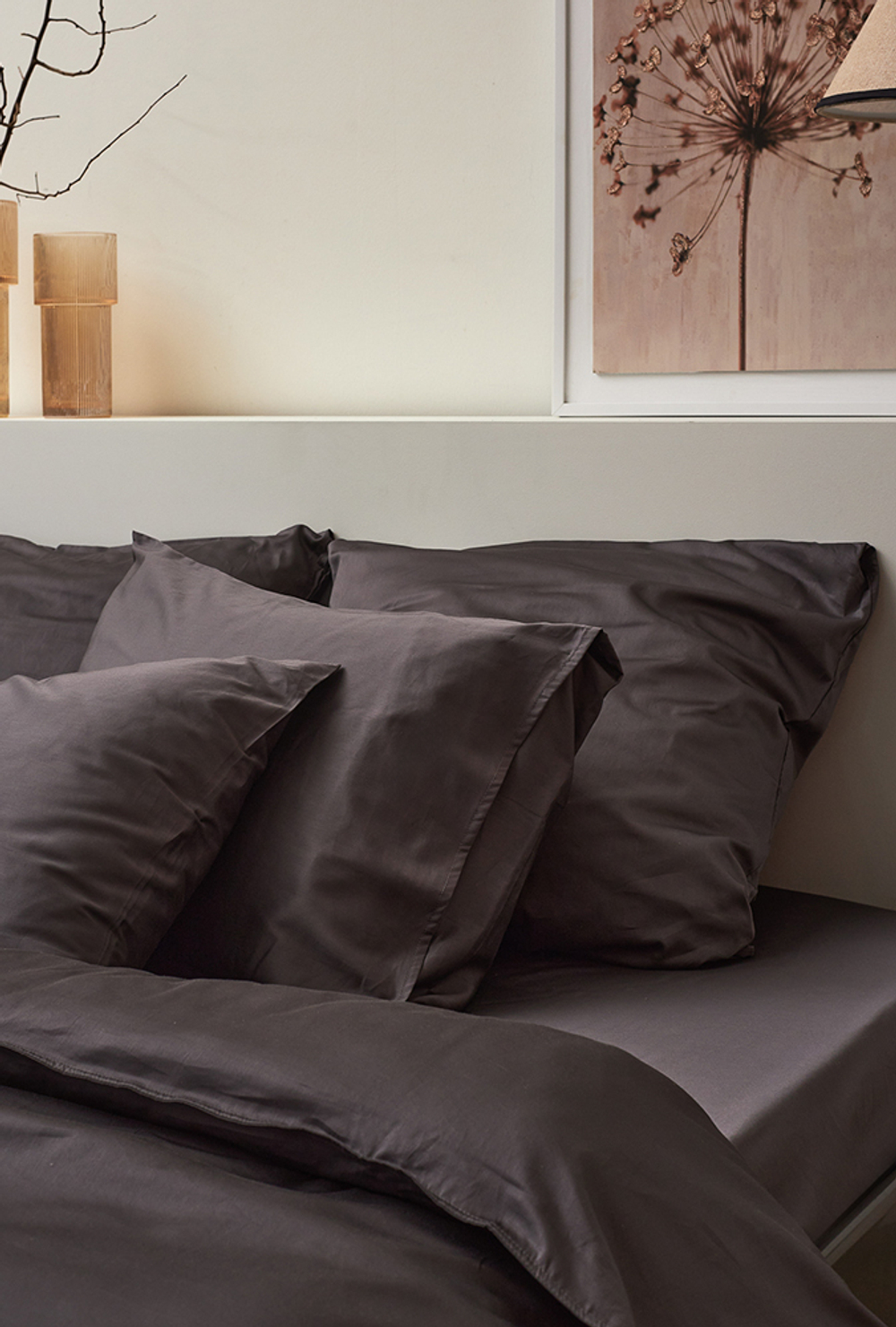 Простыня на резинке из премиального сатина темно-серого цвета из коллекции essential, 160х200х30 см