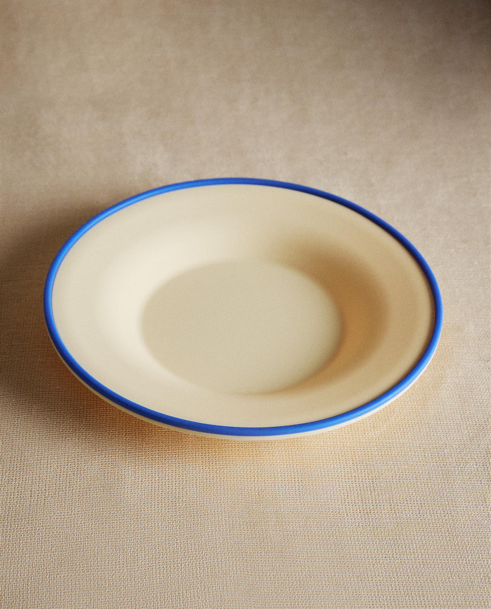 Zara Home тарелка из силикона, цвет бежевый, 21 см