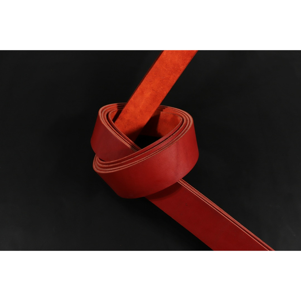 Ременная заготовка Красная с жировой отделкой