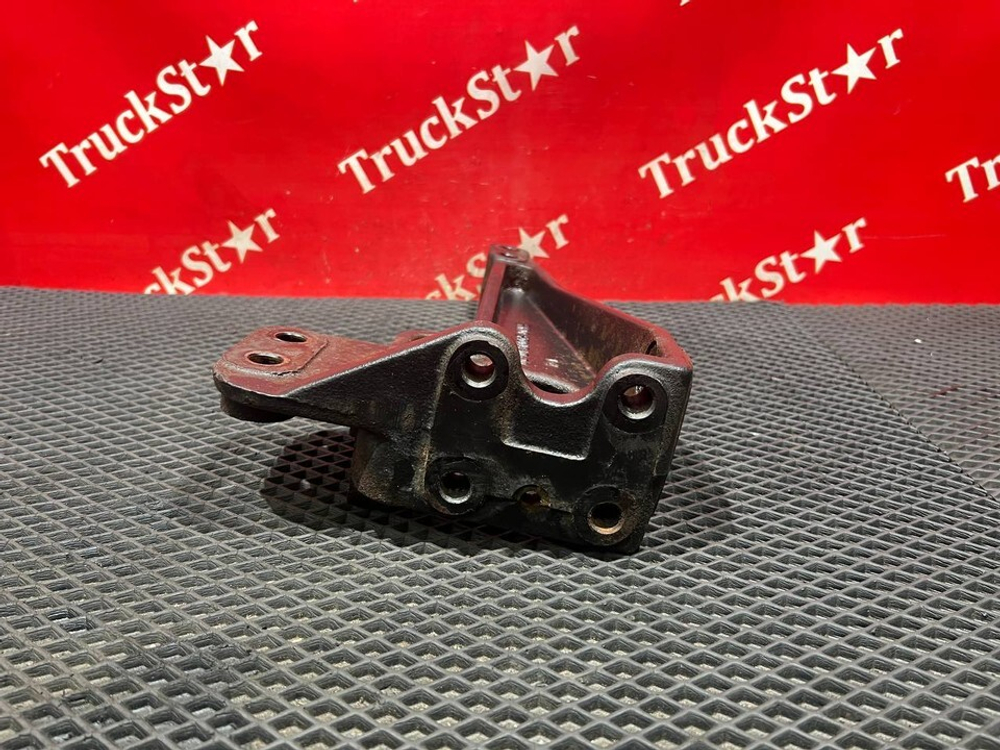 Кронштейн кабины правый