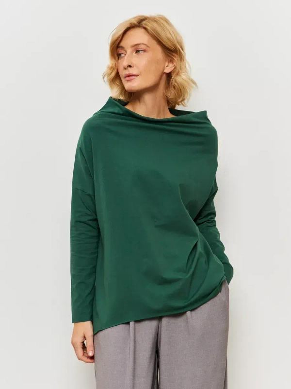 Лонгслив оверсайз с вырезом лодочка изумрудный