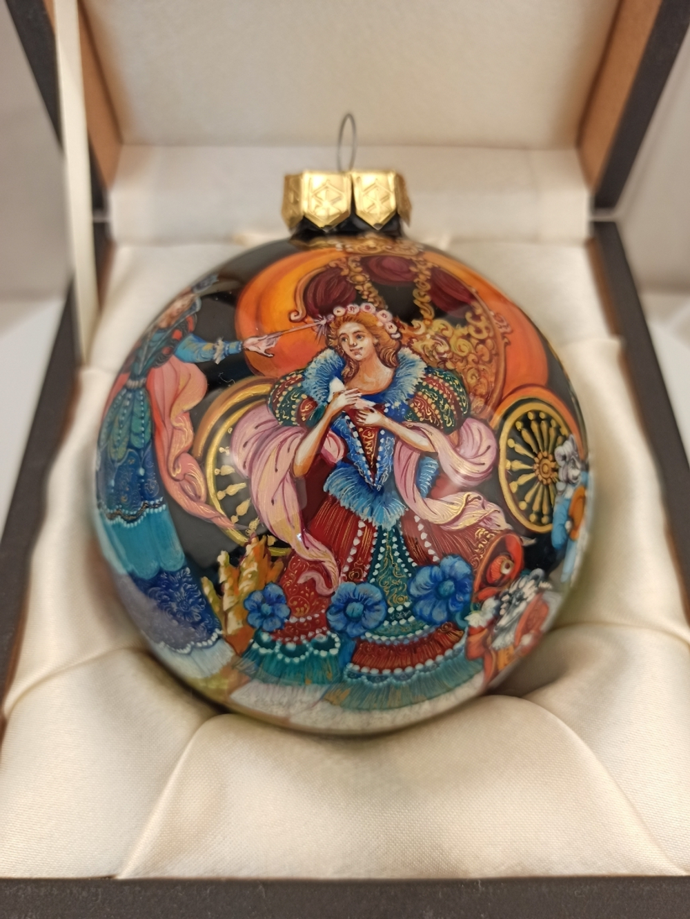 Шар новогодний с авторской круговой росписью Палех "Золушка" в футляре