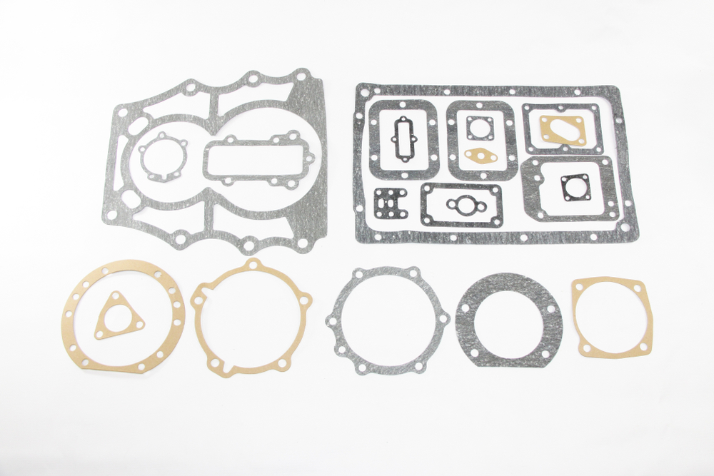 Набор прокладок КПП-154 КАМАЗ Евро паронит 0,6мм. картон. 20наим. (154.170*-20Н; 154-1700000-20У) (Москва) ( ОЕ 03-44-200 )