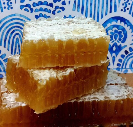 Мёд в сотах темный