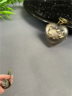 Часы с карабином и цепочкой