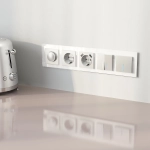 Рамка на 5 постов Favorit (белый,стекло) W0051101