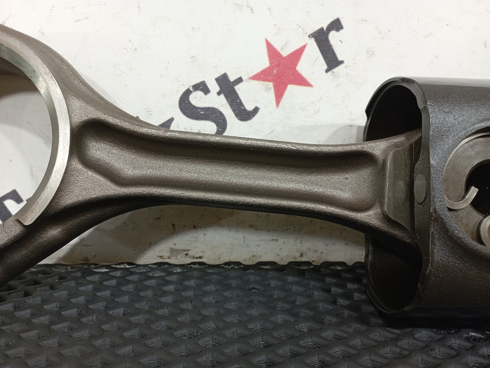 Поршень с шатуном