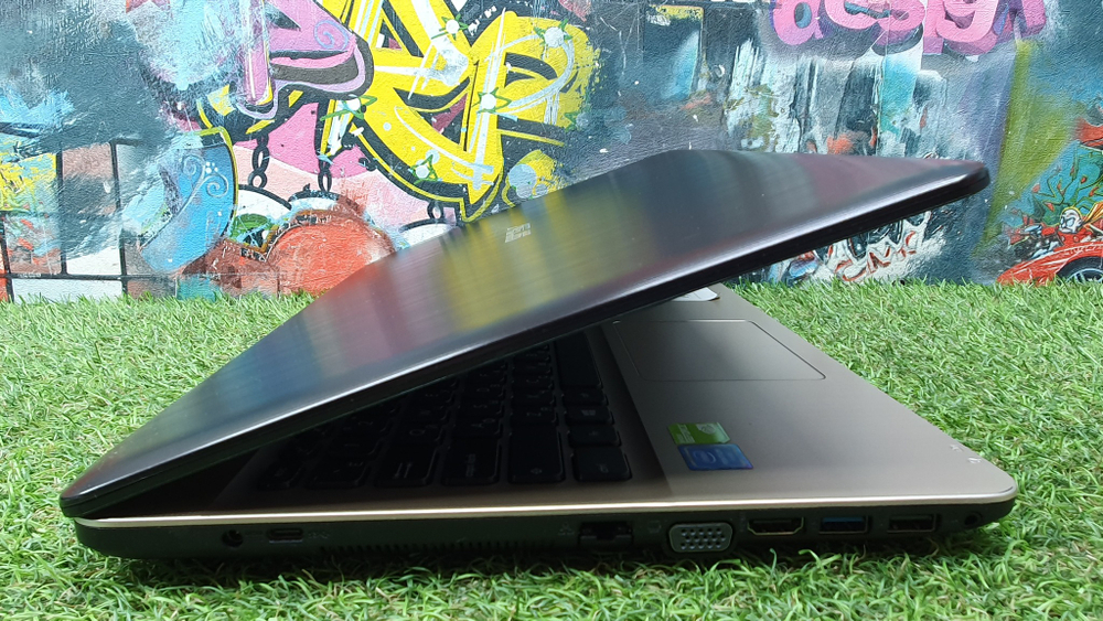 Ноутбук ASUS 4 ядра/FHD VivoBook X541NA-DM411