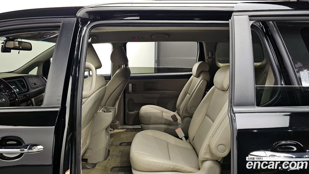 Kia The New Carnival (Sedona) 9-и местный Luxury (04.2020)