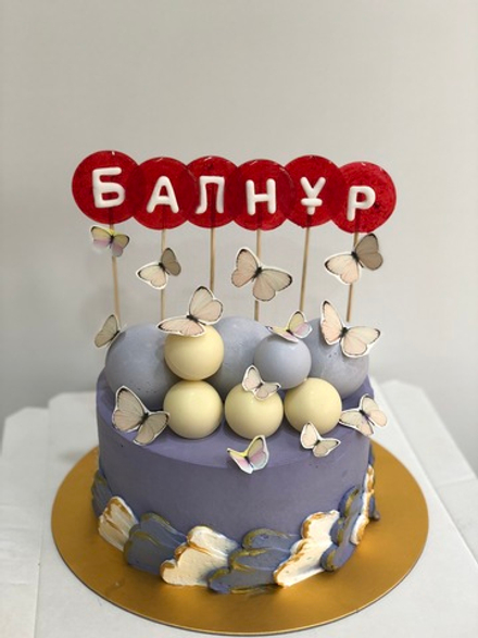 Торт на день рождение девочке, девушке с леденцами и шариками