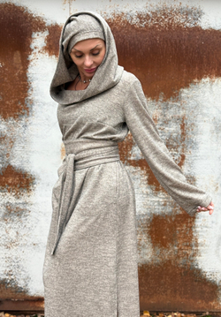 Платье Assassin / не знаем какой это цвет / красивый