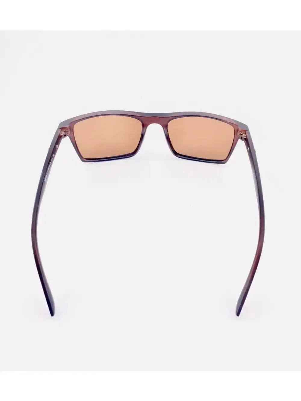 Солнцезащитные очки с поляризацией