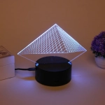 Светильник ночник «3D-Пирамида» на пластиковой подставке, с включателем USB