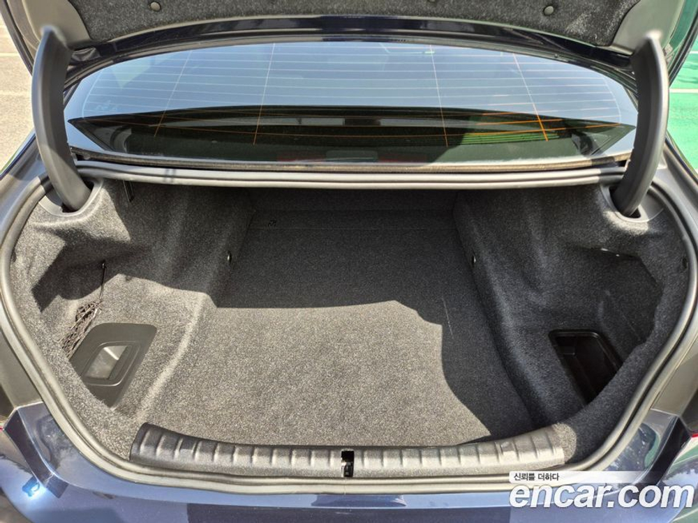 BMW 5 Series (G30) 520i Luxury (02.2020)