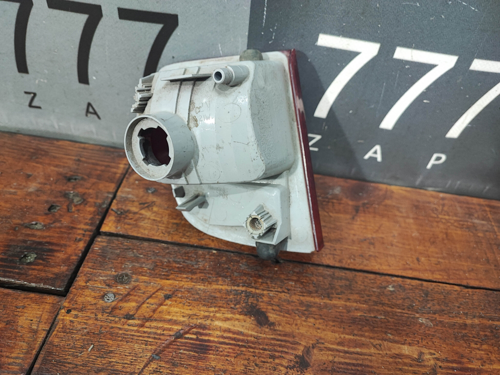 ПТФ задний правый Toyota Land Cruiser 200 07-15 Б/У Оригинал 8145760021