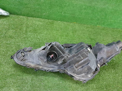 Битая Фара правая Toyota Camry xv70 (2017-2021) LED