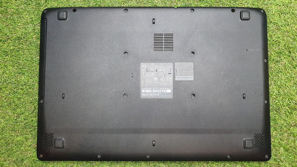 Ноутбук Acer Pentium/4Gb/Aspire ES1-571-P9ZA NX.GCEER.043/Windows 10